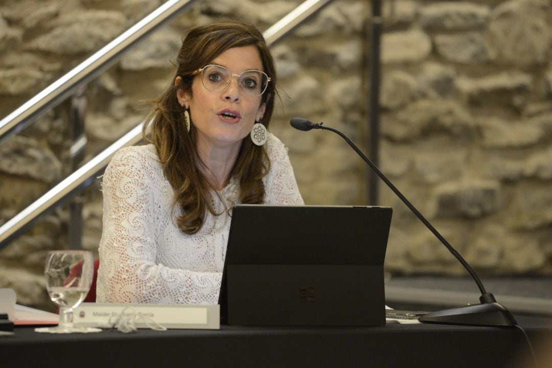 La teniente de alcalde del Ayuntamiento de Vitoria, Maider Etxebarria, durante el debate del estado de la ciudad