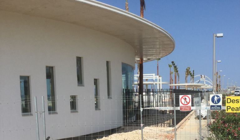 Las obras del Beach Club de la Marina Real en una imagen reciente