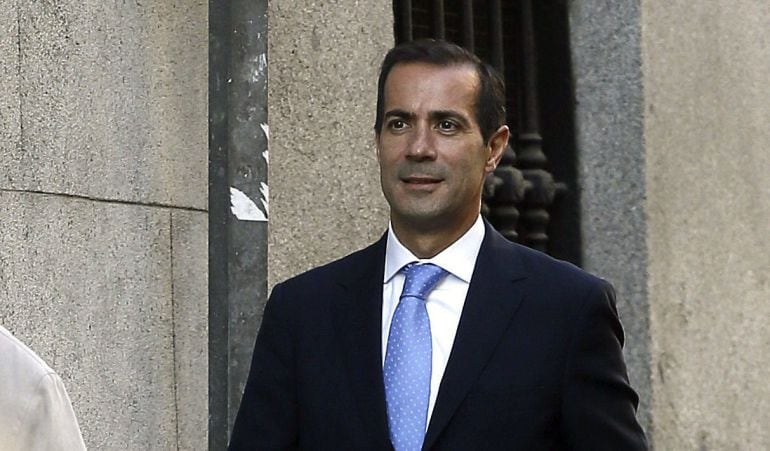 El exconsejero de Presidencia de la Comunidad de Madrid, Salvador Victoria, llega a la Audiencia Nacional donde está citado como imputado en el marco del caso Púnica.