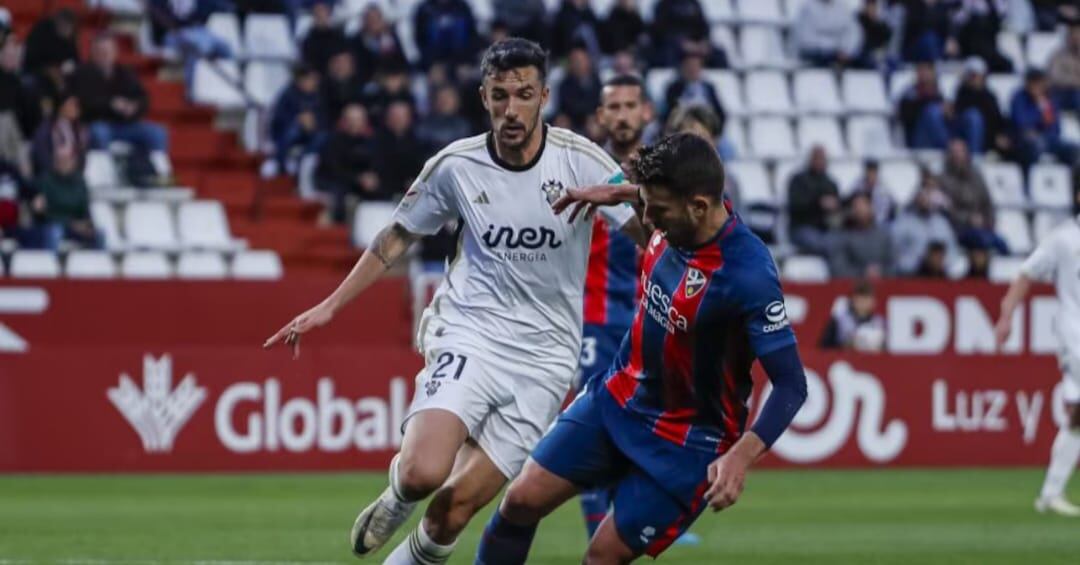 Partido disputado entre Albacete y Huesca en el Belmonte