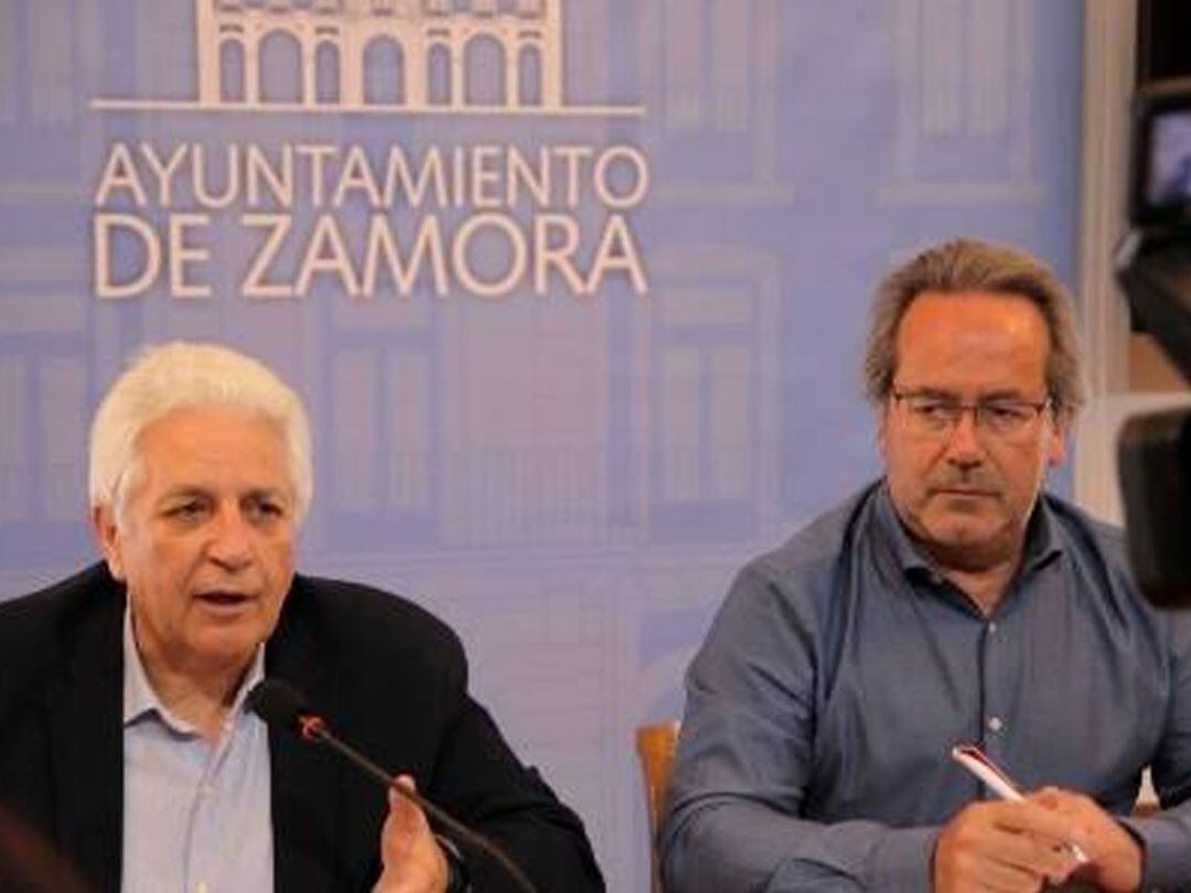 Jose Carlos Calzada y Francisco Guarido en la rueda de prensa posterior a la Junta Local de Gobierno