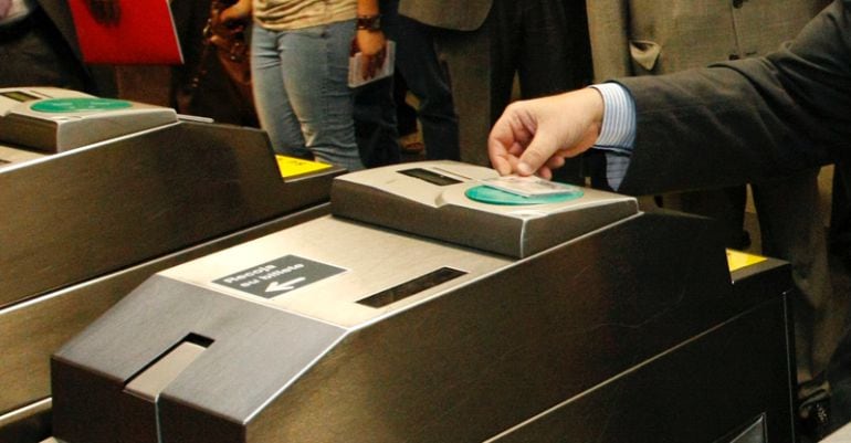 Tajeta de Transporte Público en la estación de Cercanías de Alcobendas-San Sebastián de los Reyes