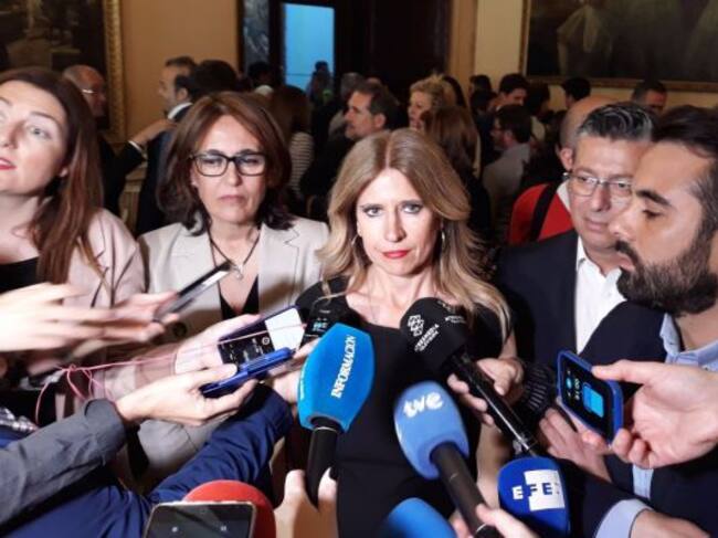 Eva Montesinos atiende a los medios junto a José Muñoz, este jueves