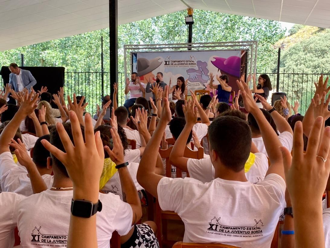 Inauguración del Campamento Estatal de la Juventud Sorda en Ossa de Montiel