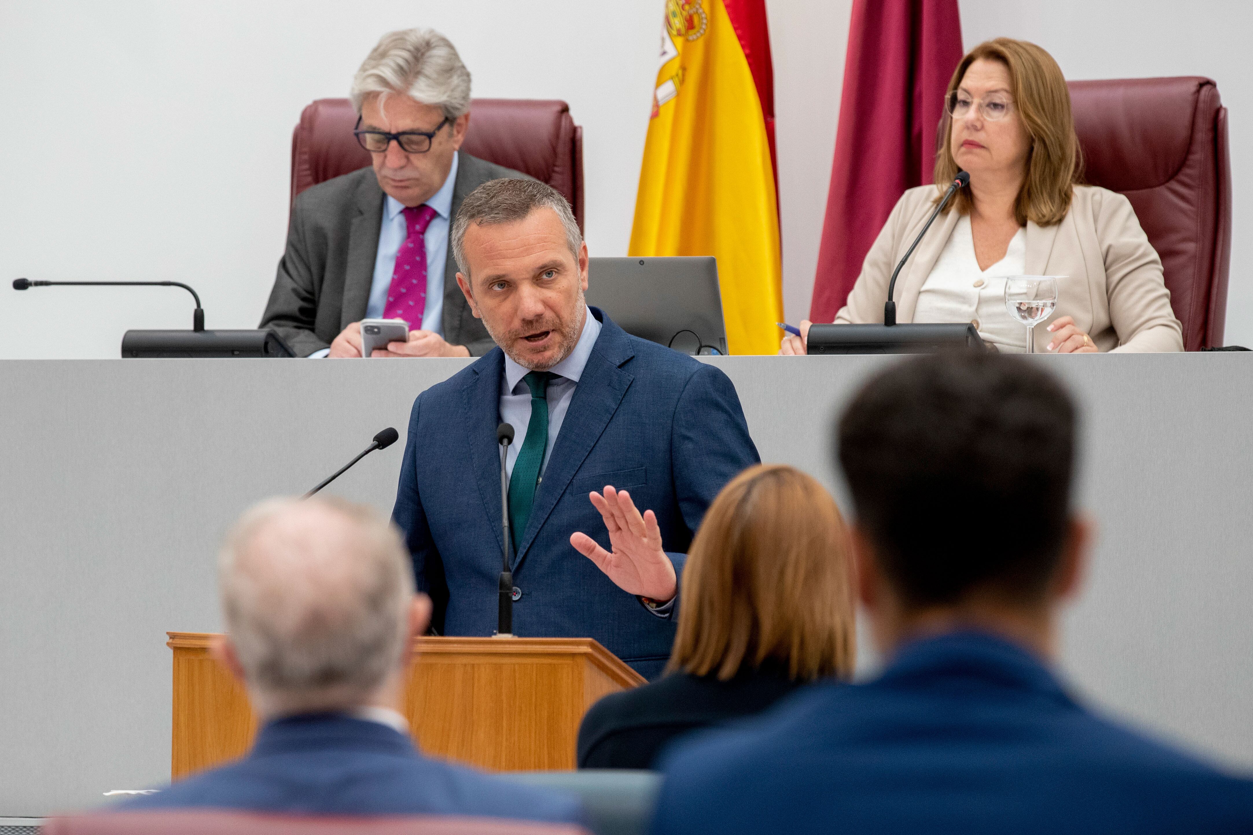 Joaquín Segado en una intervención en la Asamblea Regional. EFE/Marcial Guillén