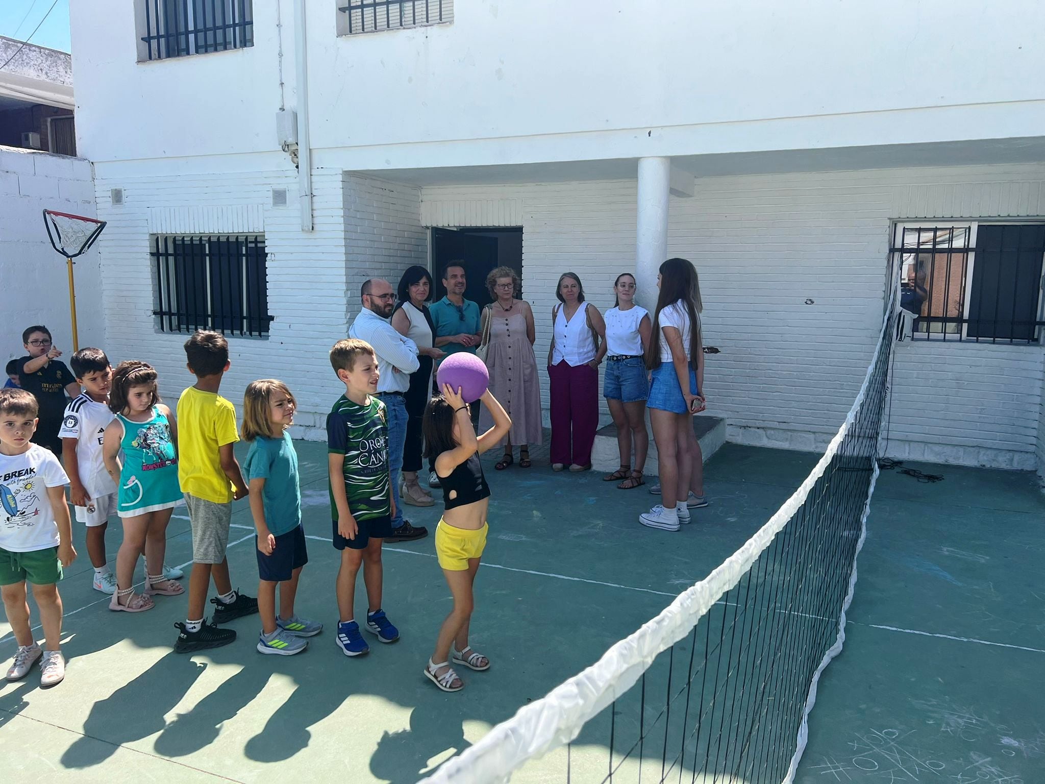 Visita de la vicepresidenta segunda, diputada de Igualdad y Políticas Sociales a la Escuela de Verano de Jimena