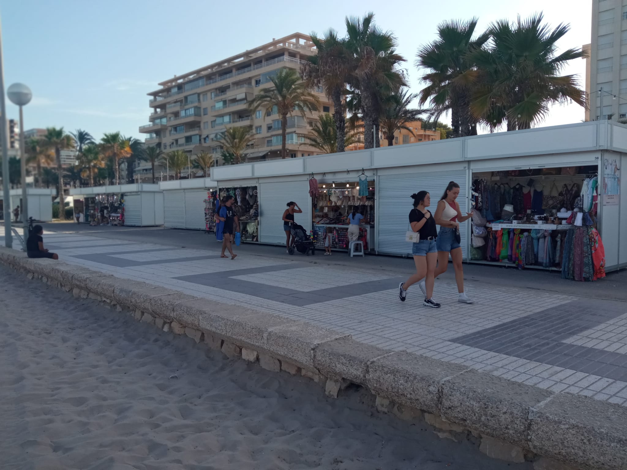 Mercado de Artesanía de los Hippies de Playa de San Juan