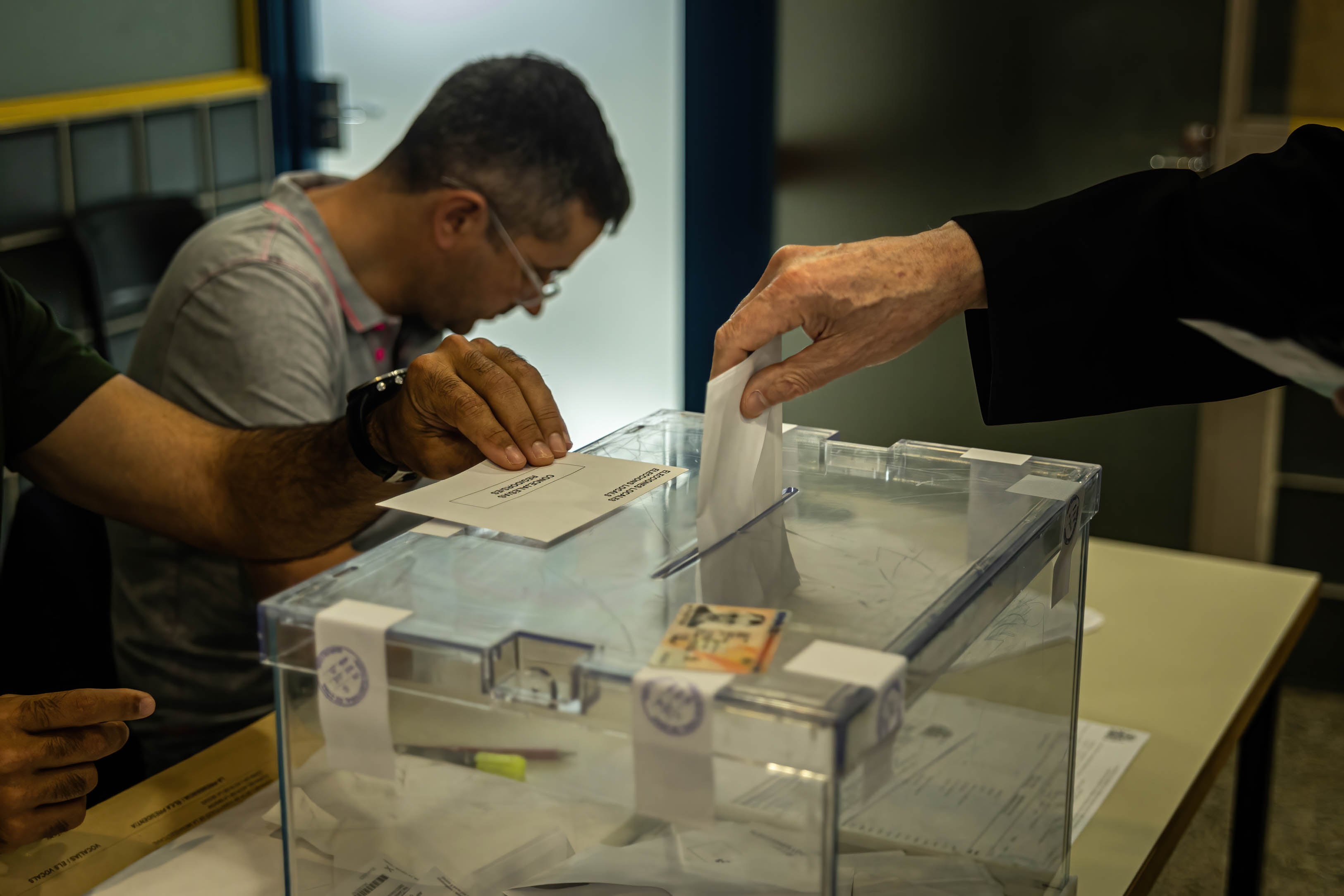 Las mesas electorales están formadas por un presidente, dos vocales y sus respectivos suplentes