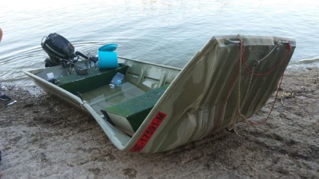 Así quedó la barca en la que viajaban los pescadores alemanes