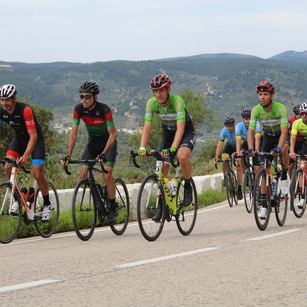 El equipo élite sub23 del Club Ciclista Oscense, en busca de la victoria en el 54º Gran Premio Sant Pere
