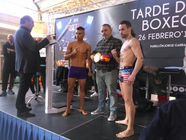 "Maravillita" Sánchez y "Huracán" Tejada, durante el pesaje