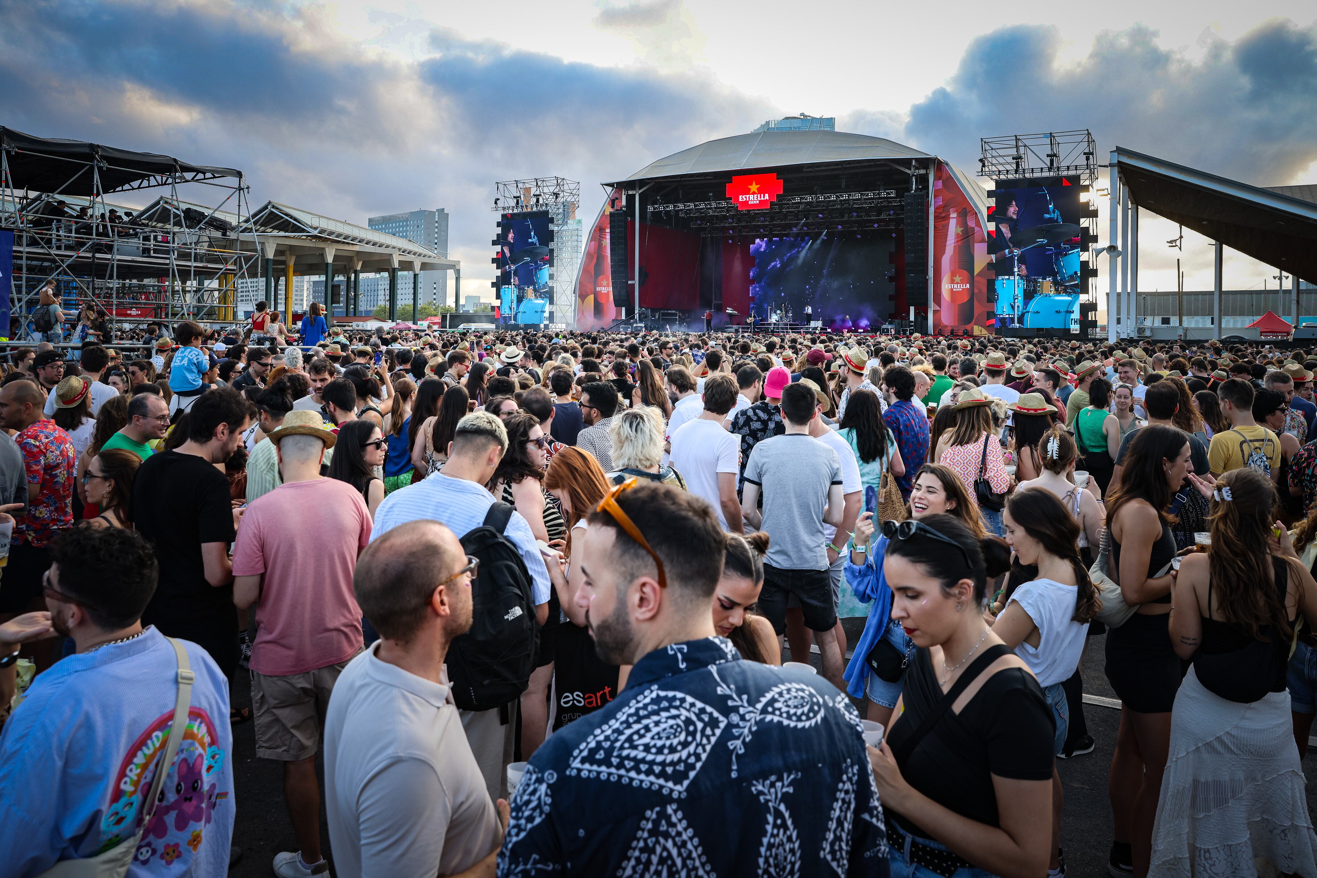 Un moment de l'actuació de 'The Kooks' a l'edició de 2024 del Festival Cruïlla