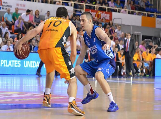 Cabezas frente a Salgado