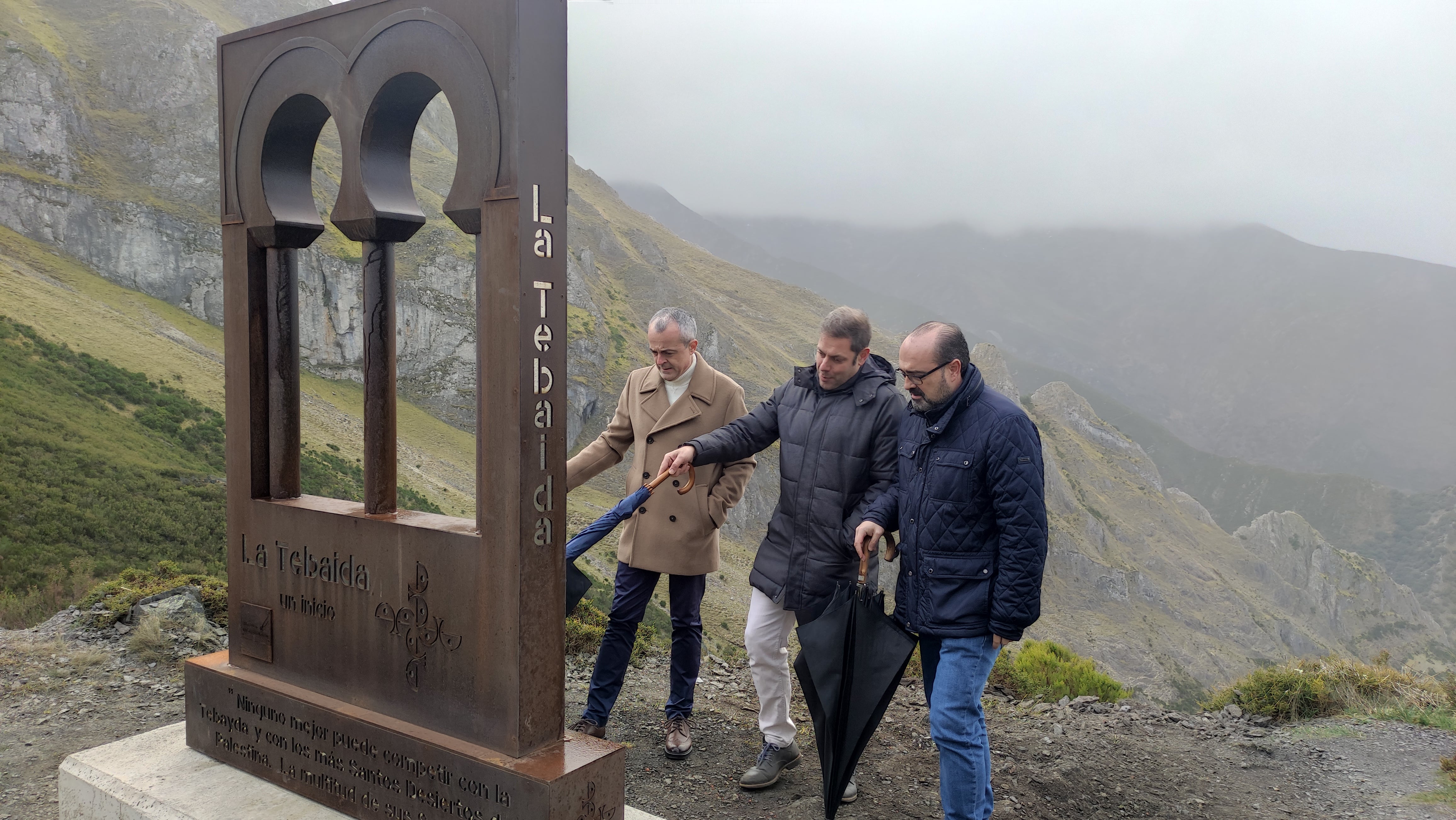 El alcalde y los concejales de Turismo y Hacienda