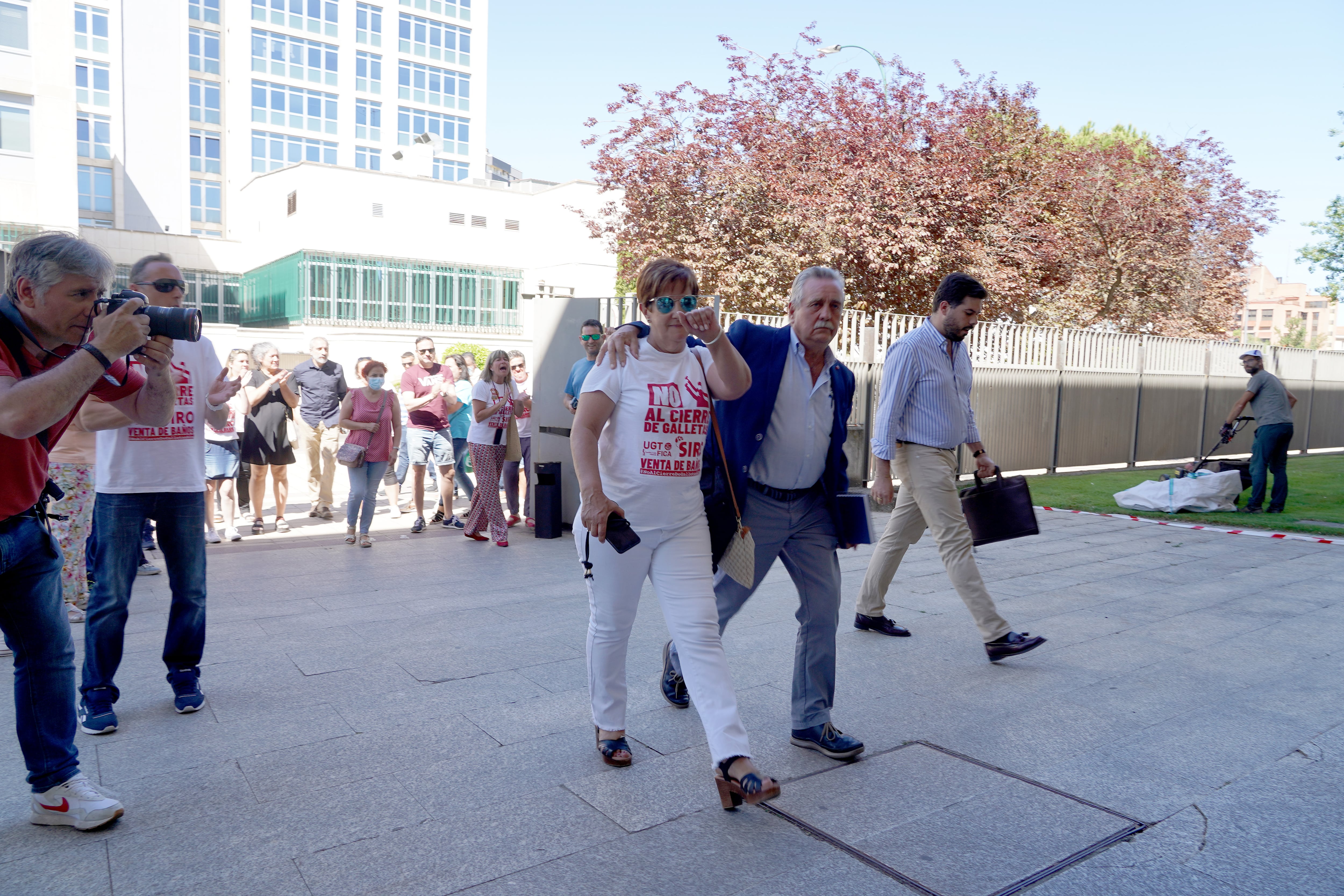 Trabajadores de Siro se re�nen con la Junta de Castilla y Le�n