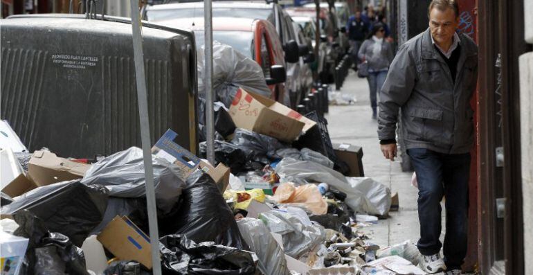 Imagen de archivo de una huelga de basura en Madrid.