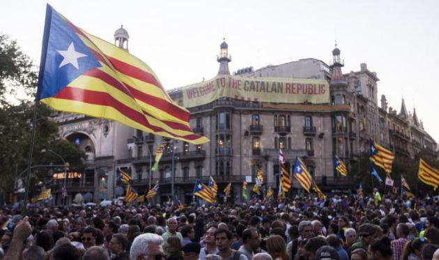 Imagen del 20 de septiembre de manifestantes frente a la Consellería de Economía