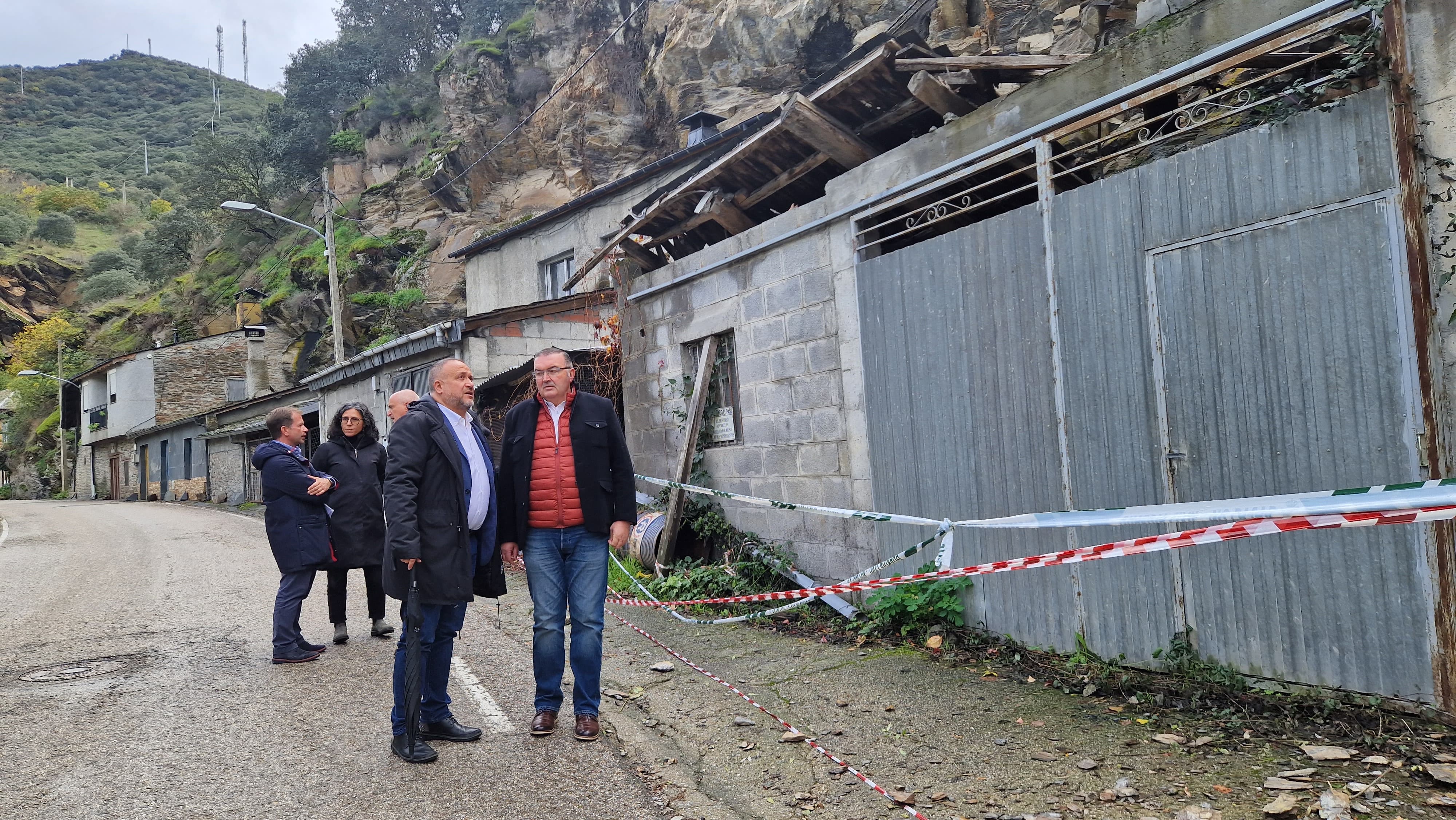 Visita de la Diputación a la carretera siniestrada