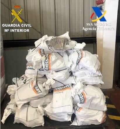 En total, la Guardia Civil ha conseguido incautar 560 kilogramos de hachís