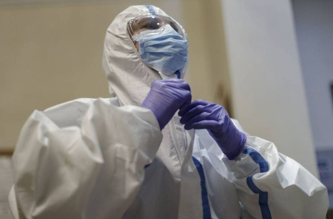 15 fallecimientos con coronavirus y 390 contagios en las últimas 24 horas en la provincia.