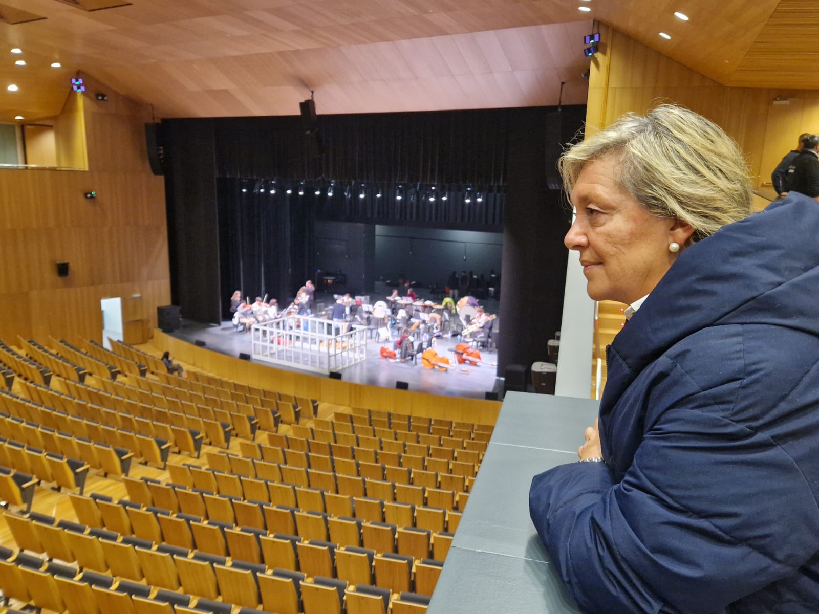 La alcaldesa de Lugo, Paula Alvarellos, anuncia que el nuevo auditorio llevará el nombre de &#039;Fuxan os Ventos&#039;.