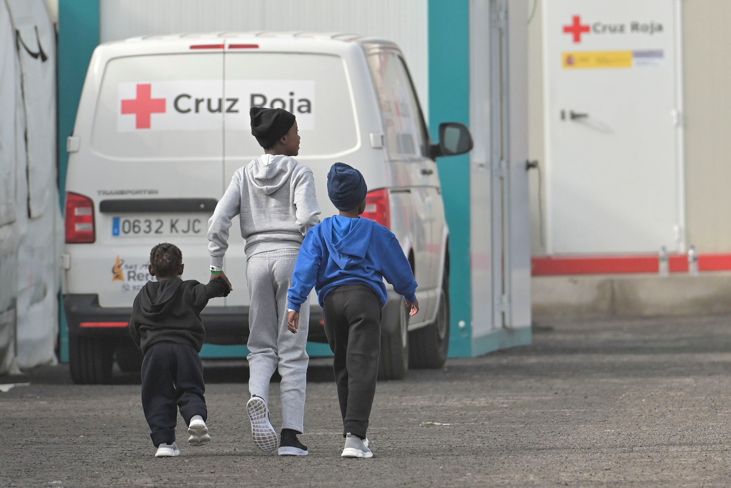 Menores migrantes a su llegada al muelle de La Restinga en El Hierro este mes de diciembre.