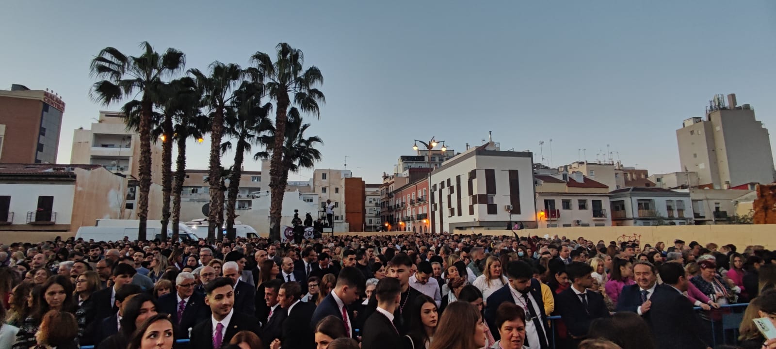 Málaga se vuelca con la cofradia del Cautivo