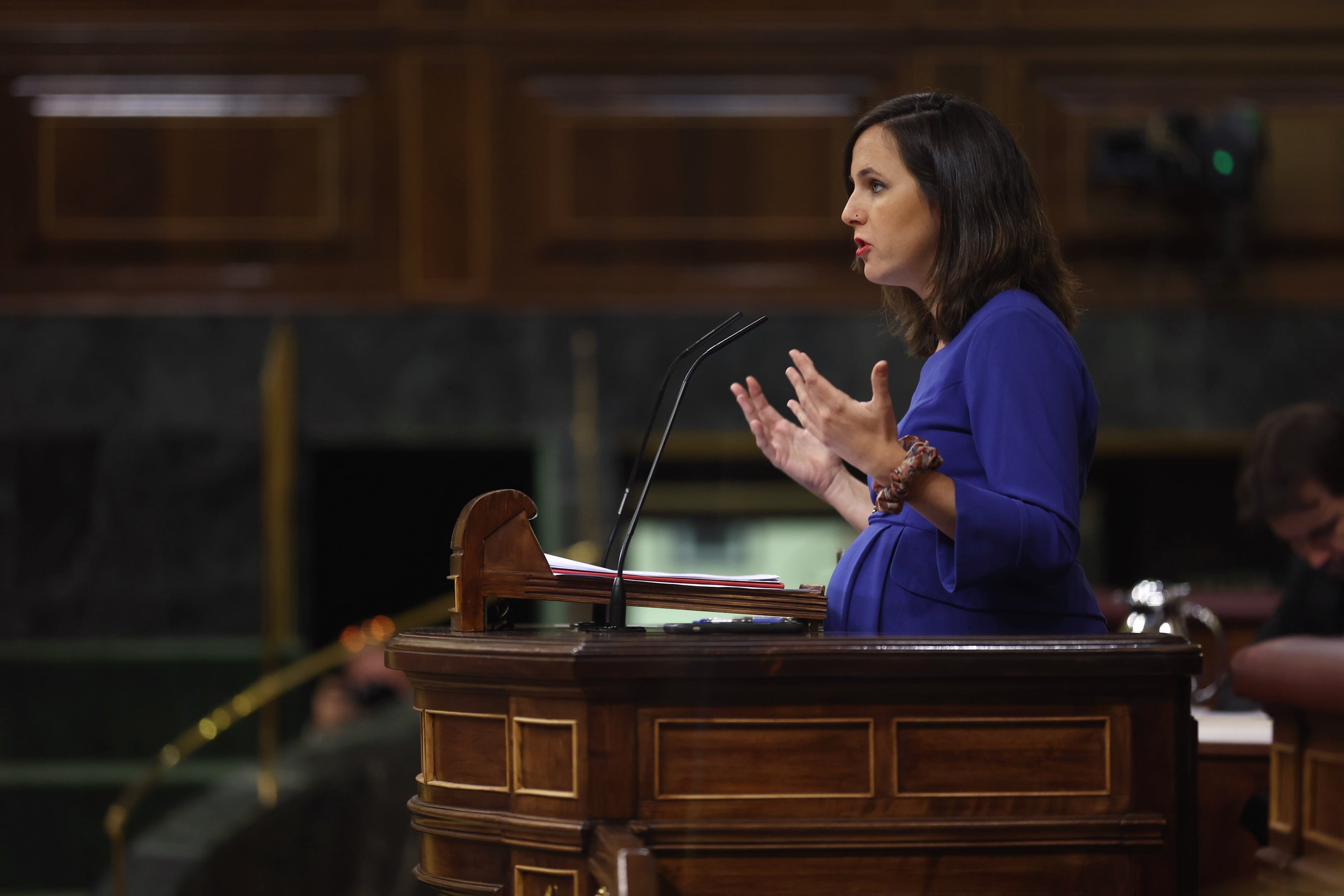 La ministra de Derechos Sociales y Agenda 2030, Ione Belarra, durante una sesión en el Congreso.