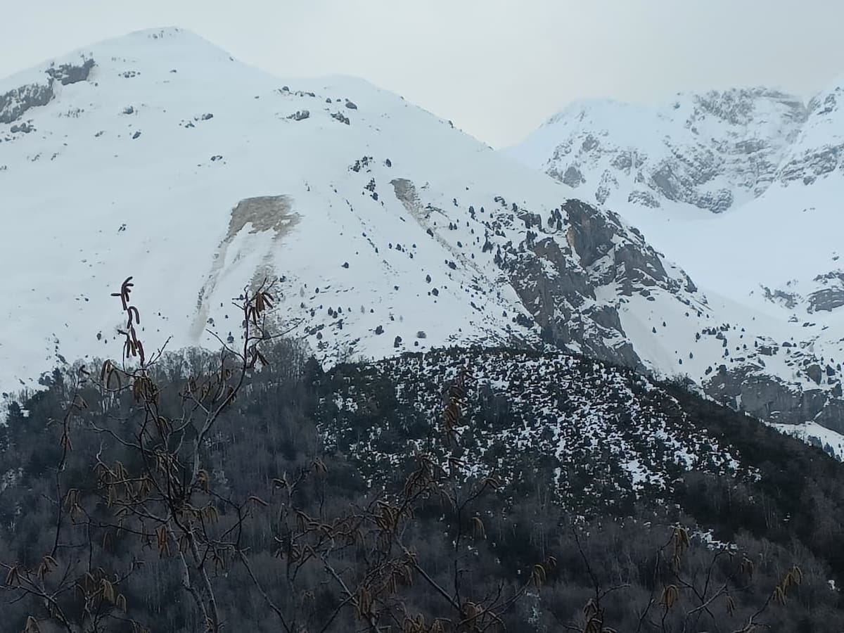 La lluvia, la nieve y el viento mantiene vigente el peligro por aludes en el Pirineo