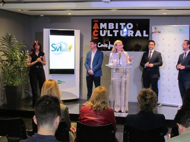 La consejera en funciones, Conchita Ruiz, ha apoyado con su presencia la puesta en marcha del nuevo servicio