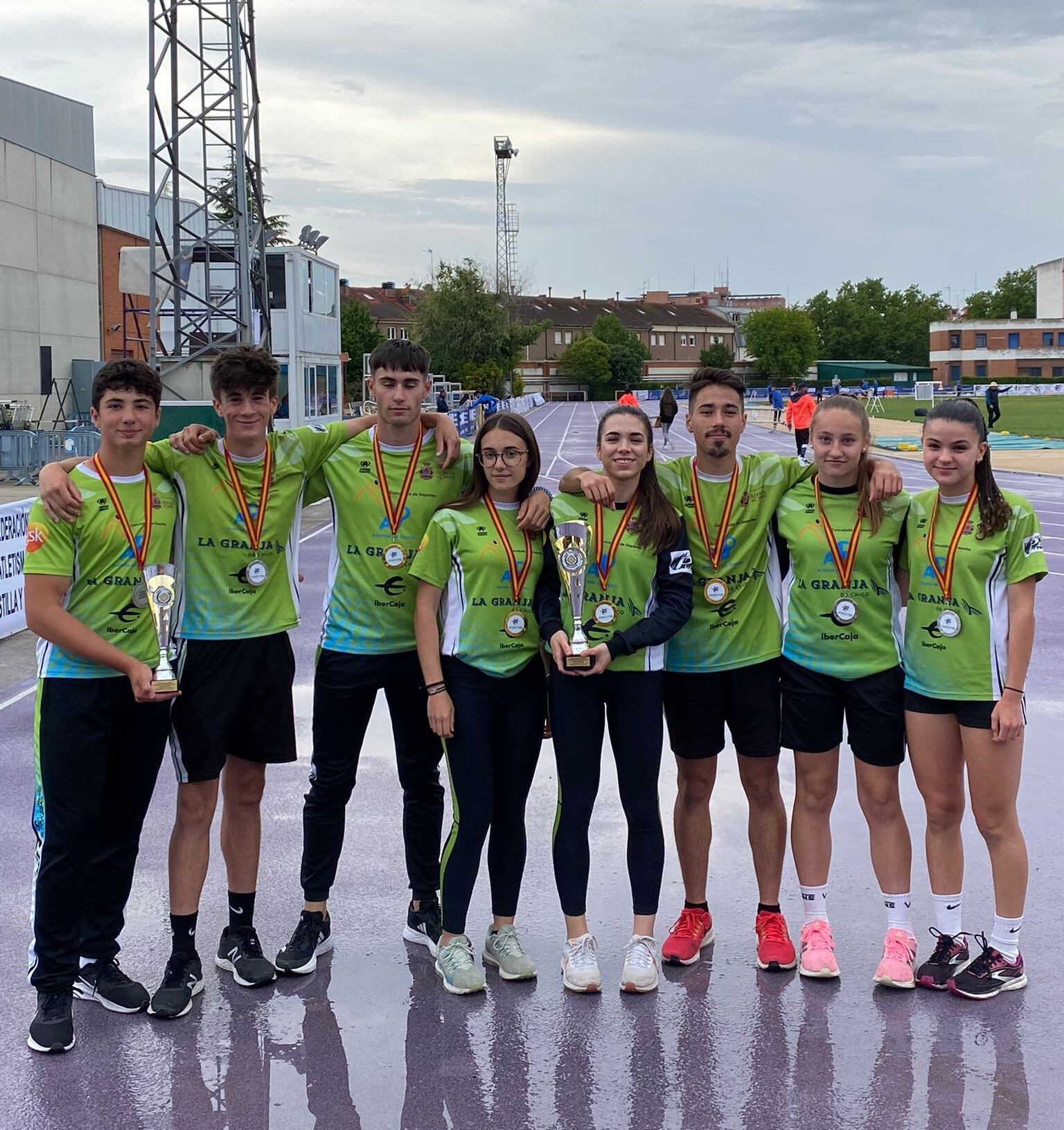Los medallistas del Atletismo Aranda en el reciente Autonómico de Valladolid