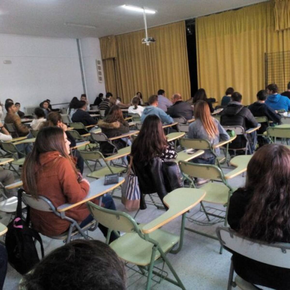 Más 2200 personas se examinan para obtener del Graduado en Educación Secundaria Obligatoria