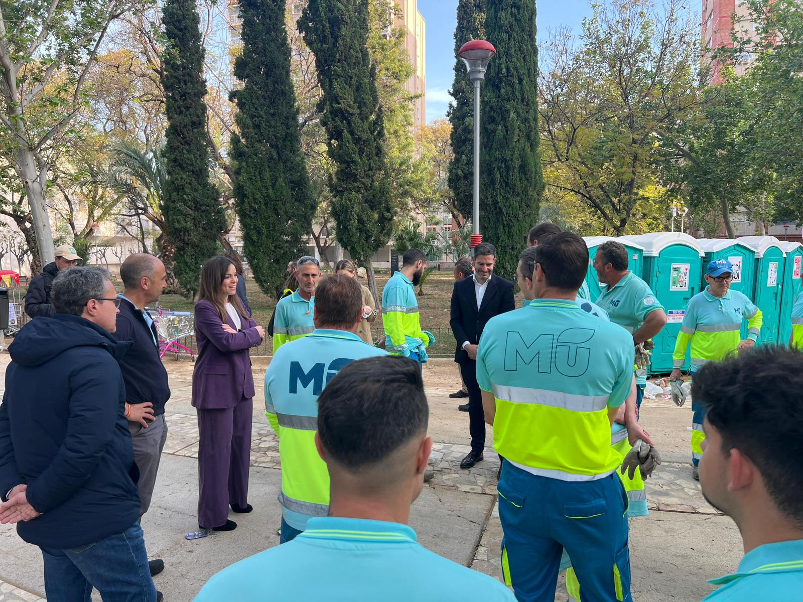 La vicealcaldesa y concejal de Fomento y Patrimonio, Rebeca Pérez, supervisando sobre el terreno el operativo tras el Bando de la Huerta. Ayto. Murcia.
