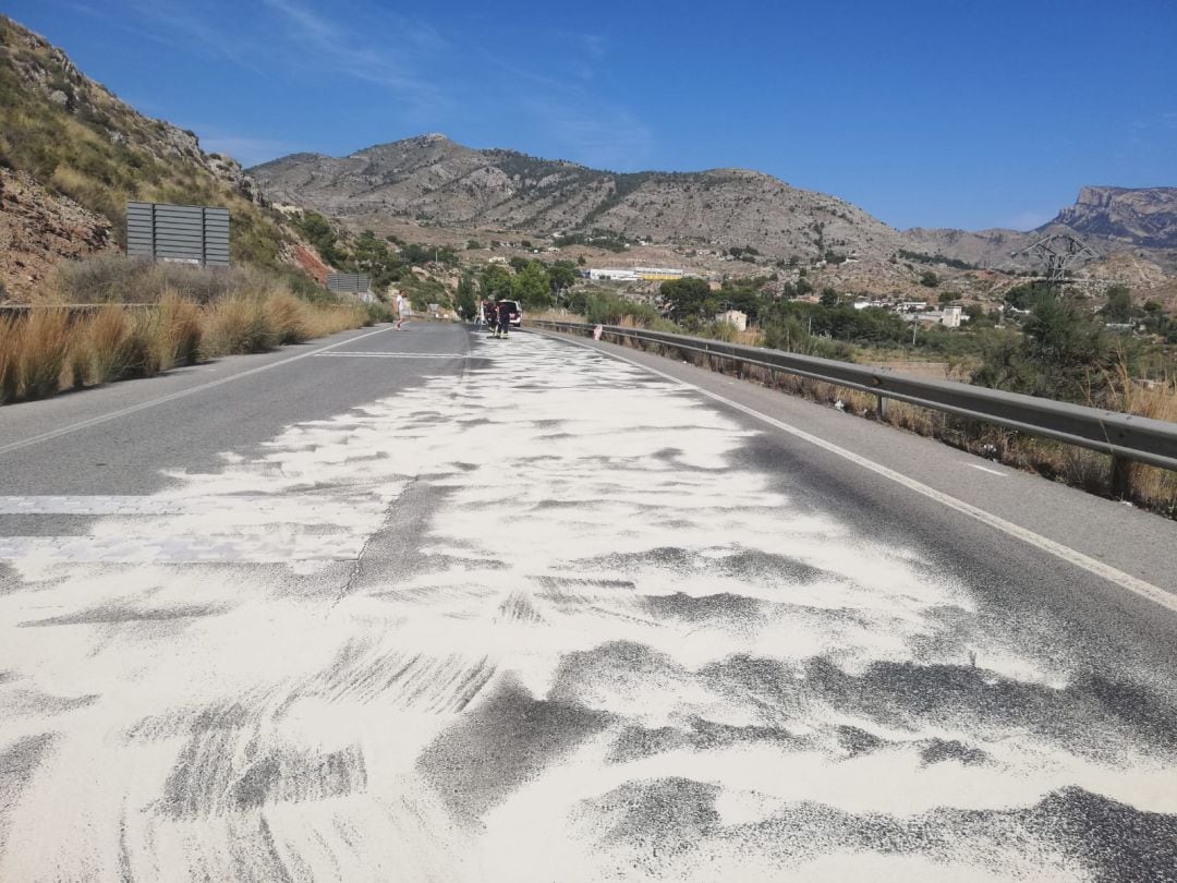 En el incidente se han utilizado más de 15 sacos de este producto. 