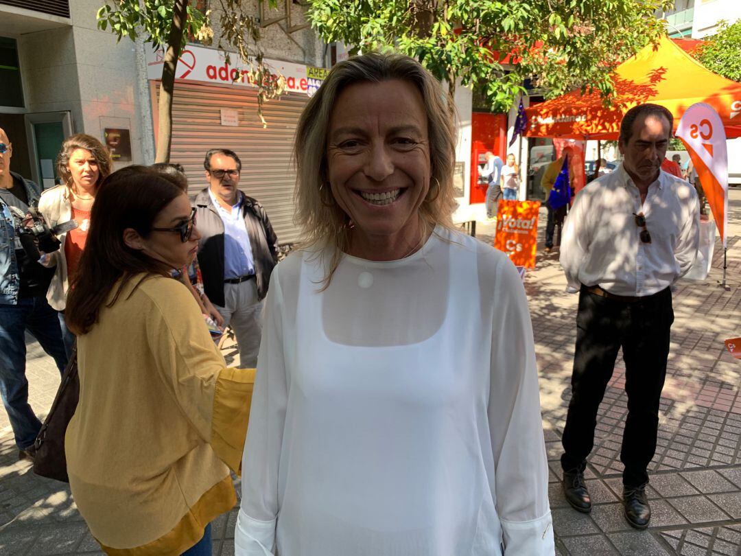 Isabel Albás, en la plaza de Costa Sol