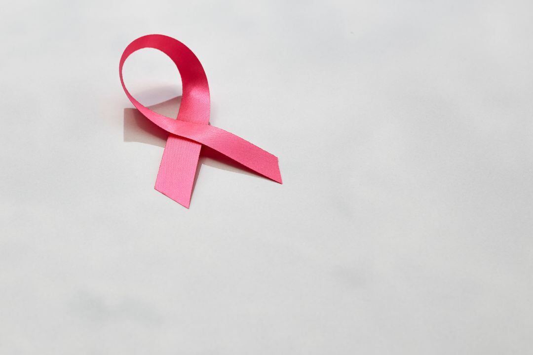 Lazo rosa, símbolo de la lucha contra el cáncer de mama