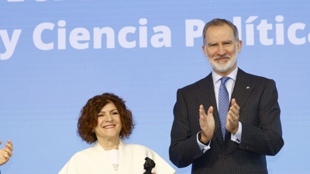 El Rey Felipe VI entrega el Premio Nacional de Sociología y Ciencia Política a la catedrática berciana Capitolina Díaz