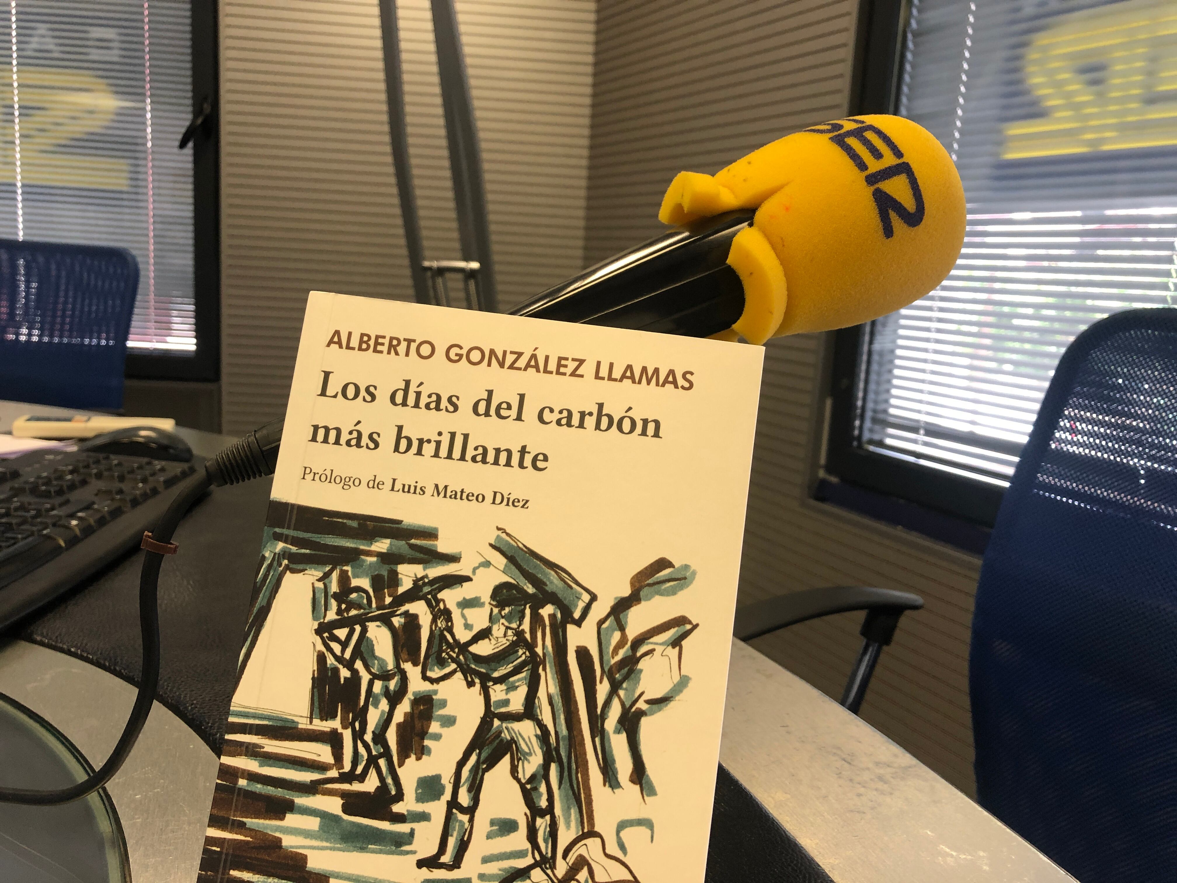 &#039;Los días del carbón más brillante&#039;, de Alberto González Llamas