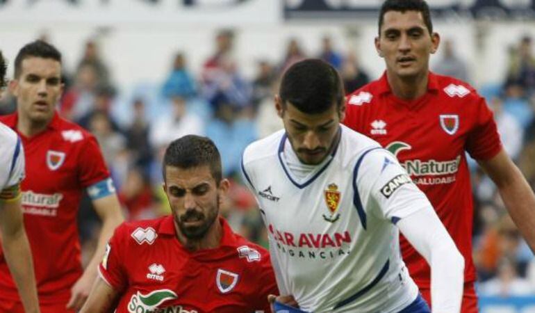 El Deportivo Alavés se enfrenta al Numancia en Soria.