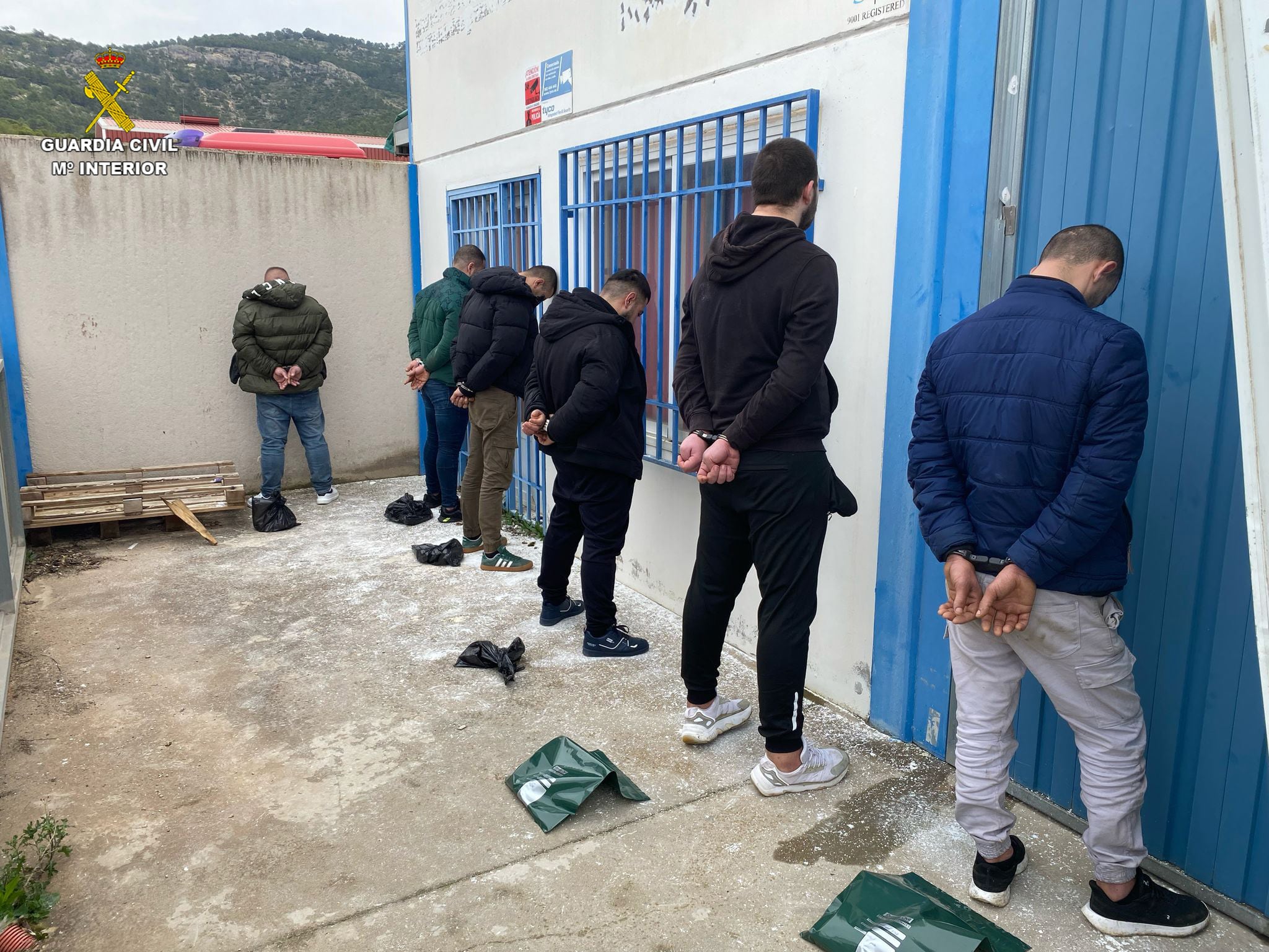 Detenidos durante el registro de la nave en Almonacid de Zorita