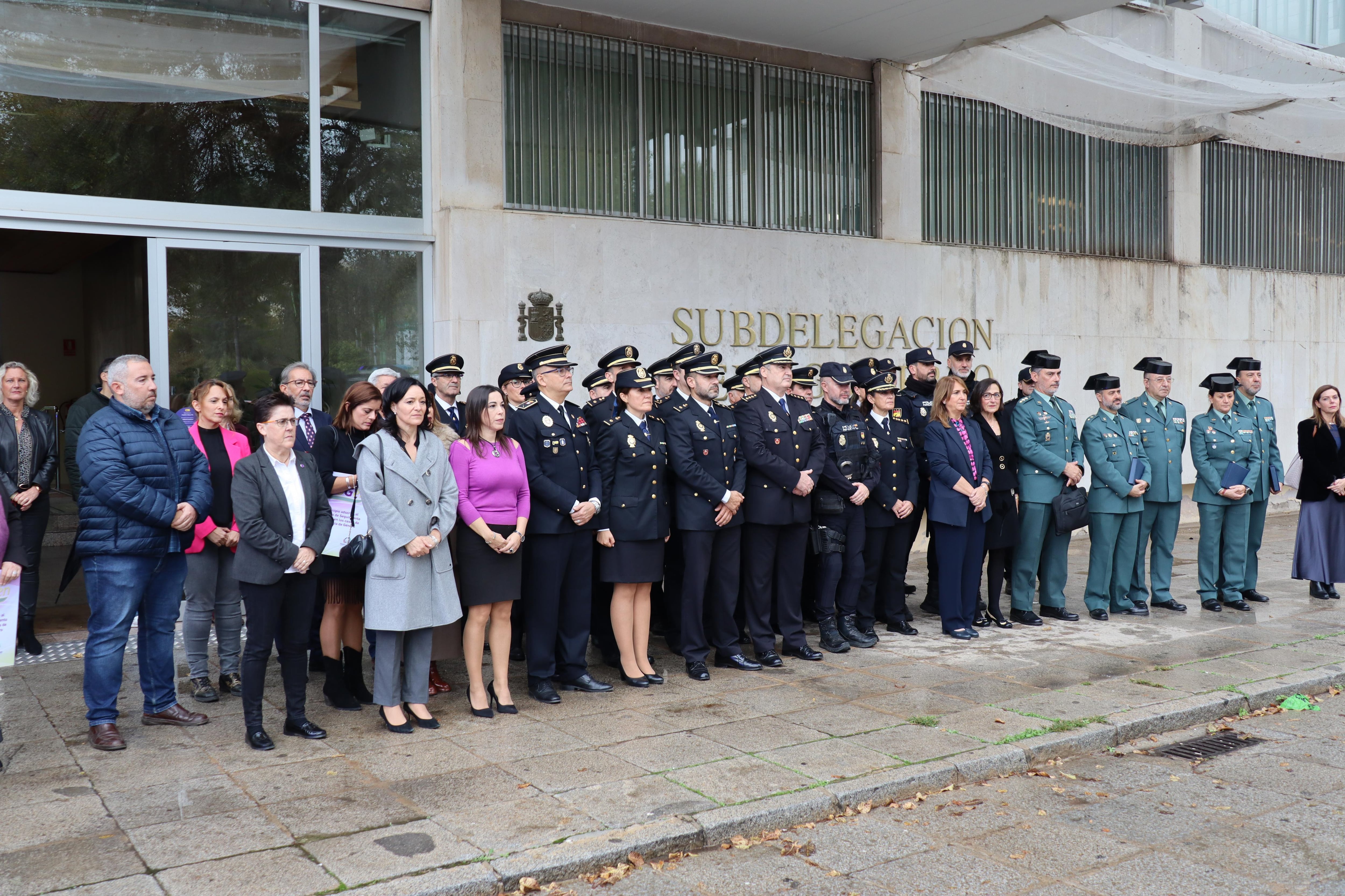 Agentes de la Policía Nacional y de la Guardia Civil reconocidos en Córdoba con motivo del 25N