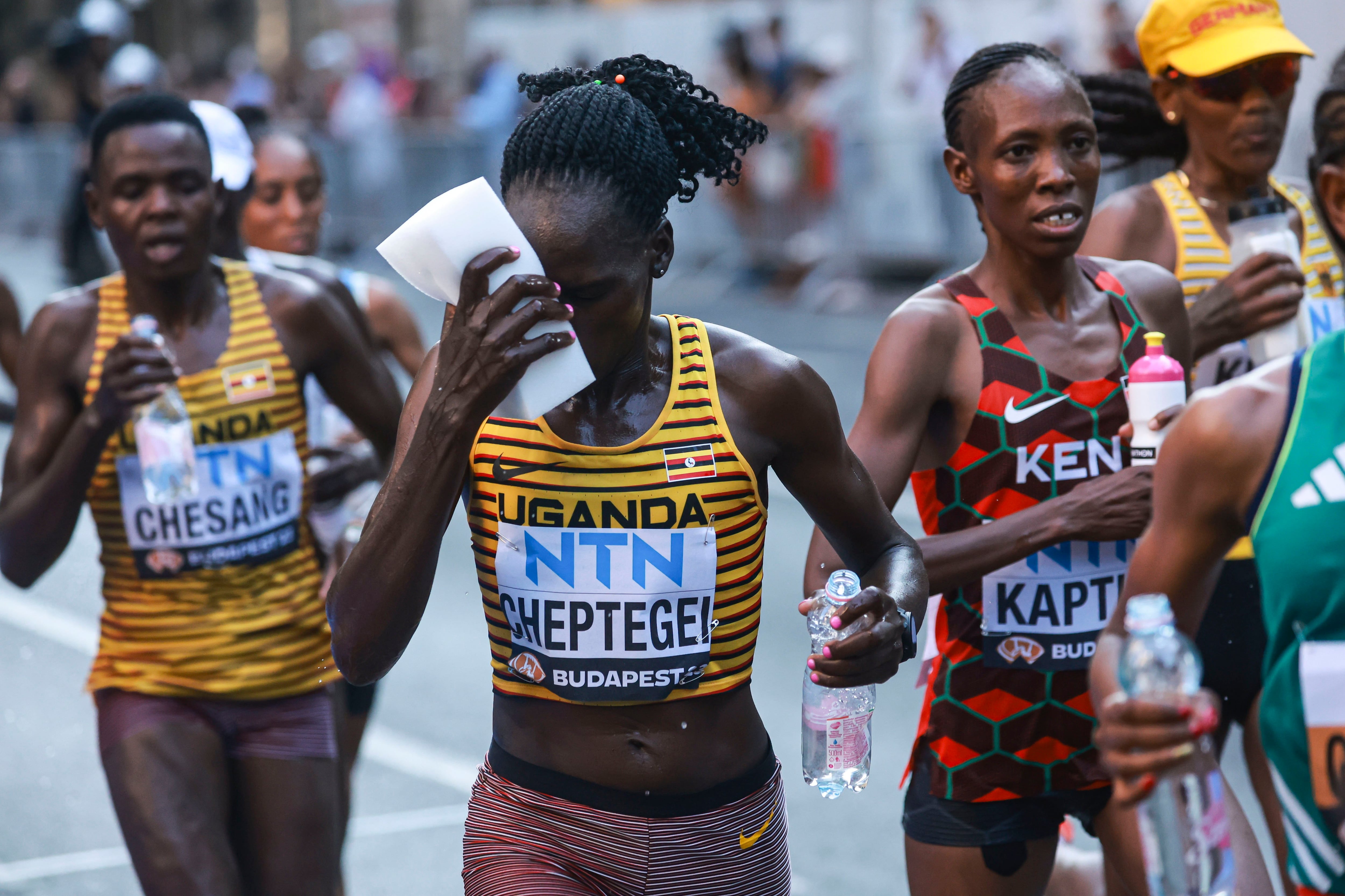 Foto de archivo, tomada el 26/08/2023, de la atleta ugandesa Rebecca Cheptegei durante la prueba de maratón de los Mundiales disputados en Budapest (Hungría)