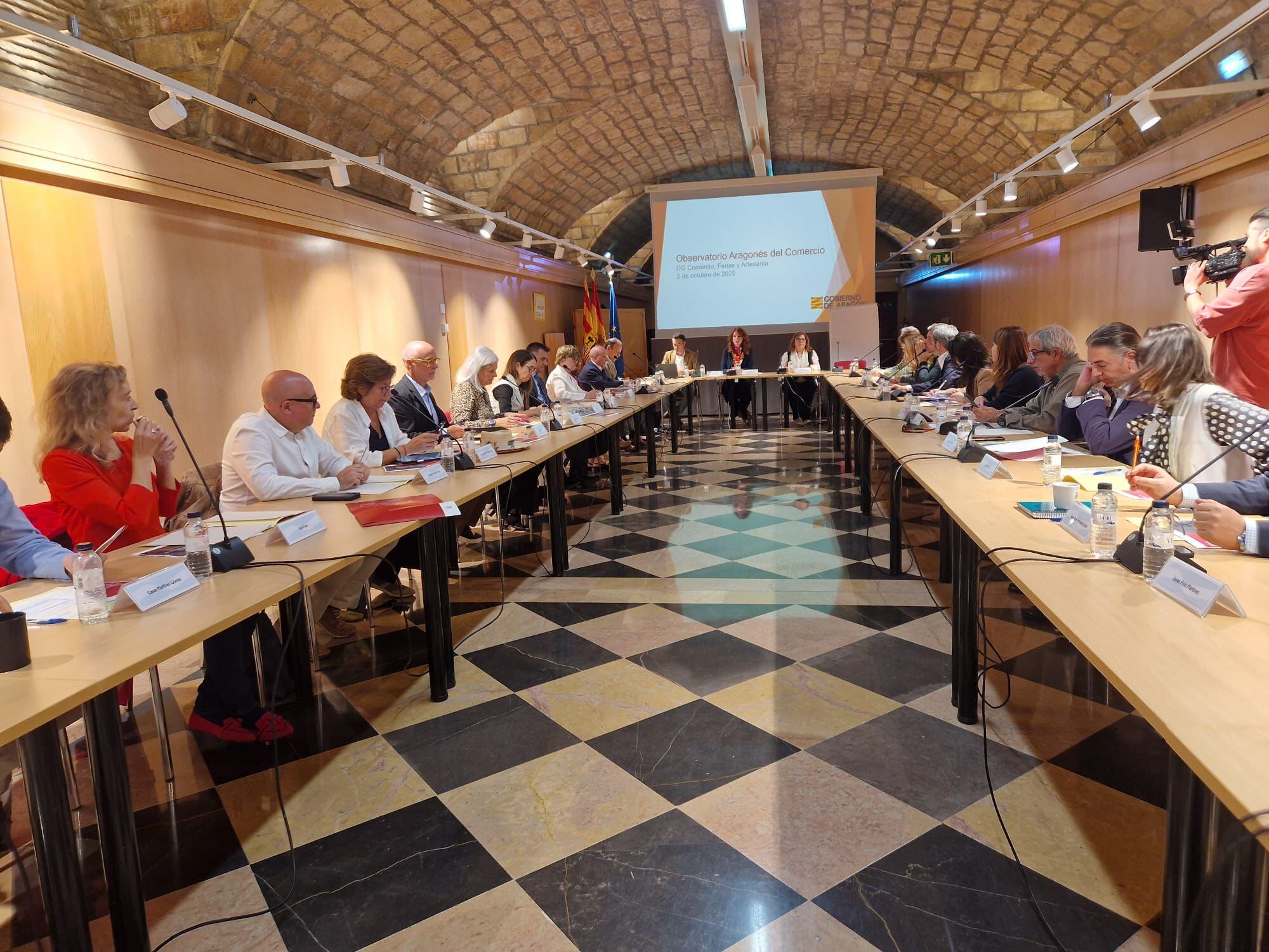 Participantes en la reunión del Observatorio Aragonés del Comercio
