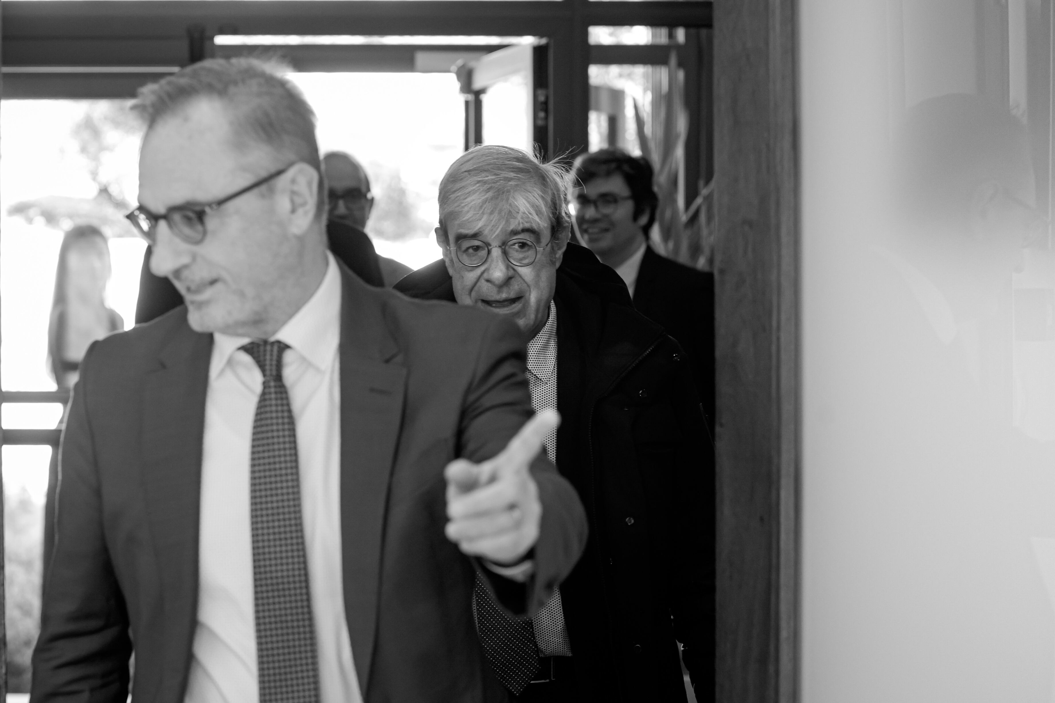 L'ambaixador francès, Nicolas Eybalin, i el ministre de Relacions Institucionals, Ladislau Baró