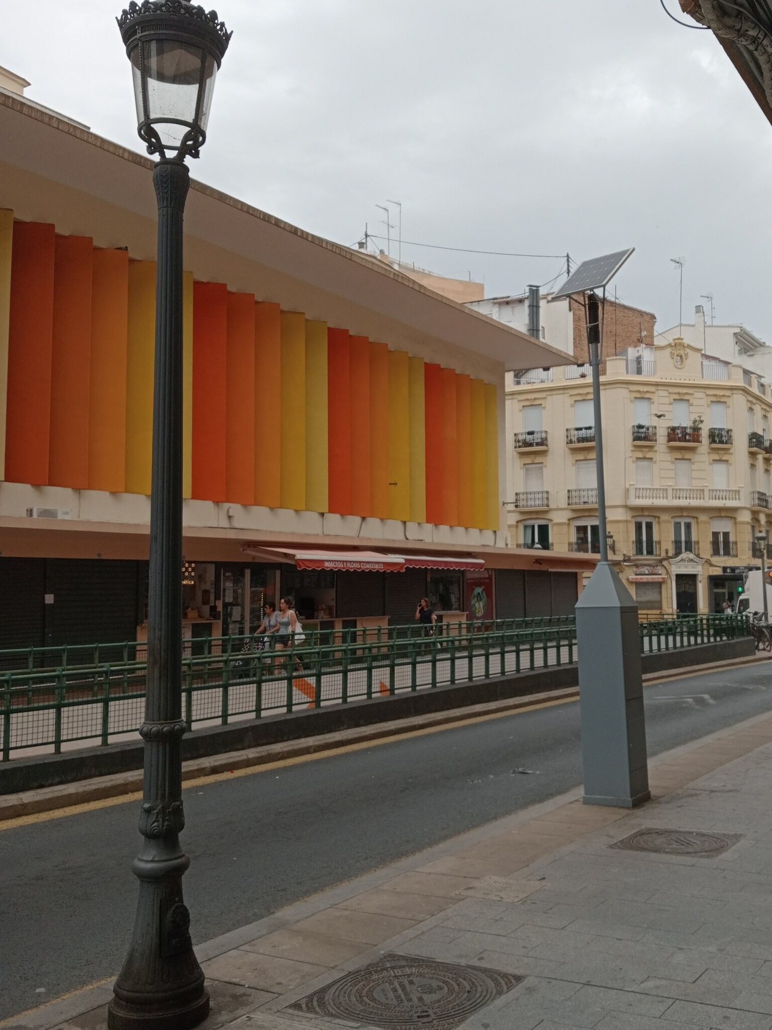 Sonómetro situado en el barrio de Russafa en València. Fuente: Russafa Descansa