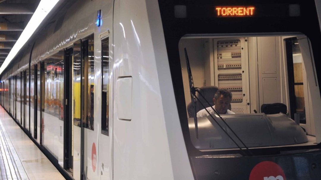 La estación de metro de Plaza España ha sido cerrada durante diez minutos debido a la presencia de partículas de gas pimienta en las instalaciones