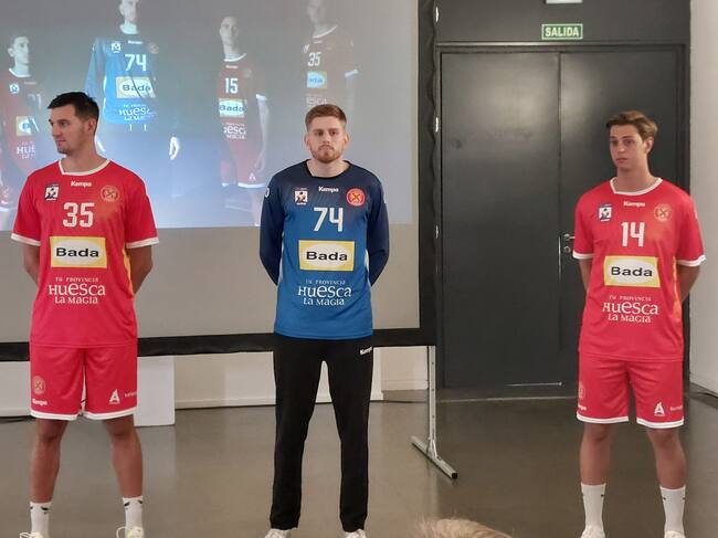 Presentación de la nueva camiseta del Bada Huesca