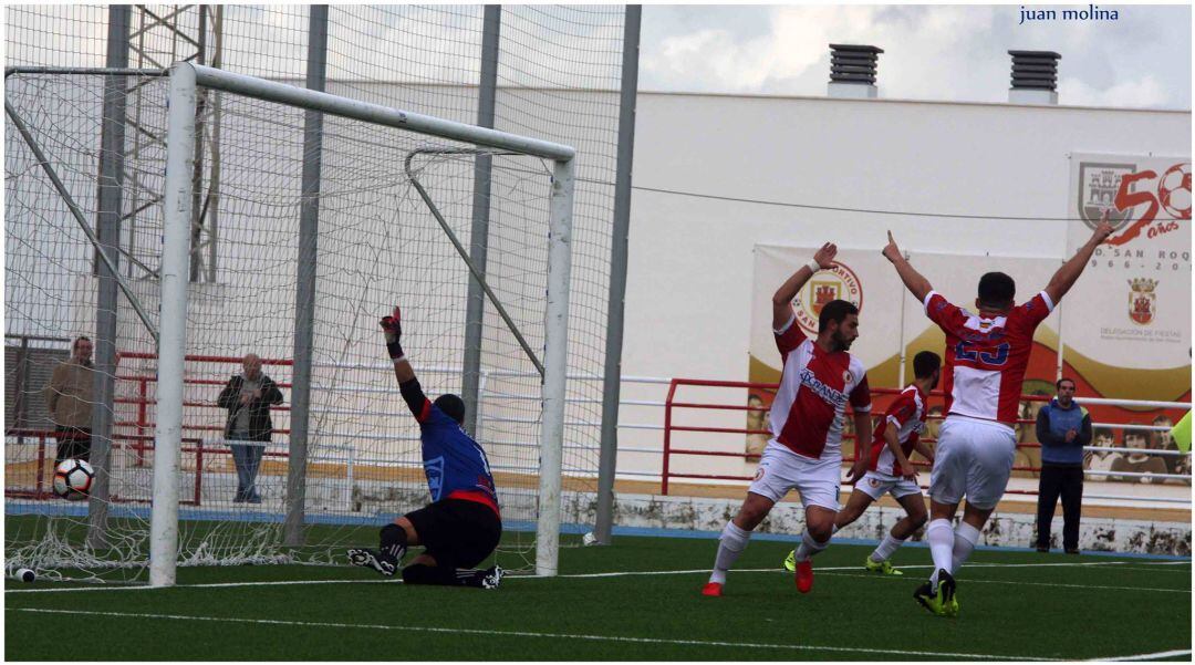 Imagen del gol al Peñarroya.