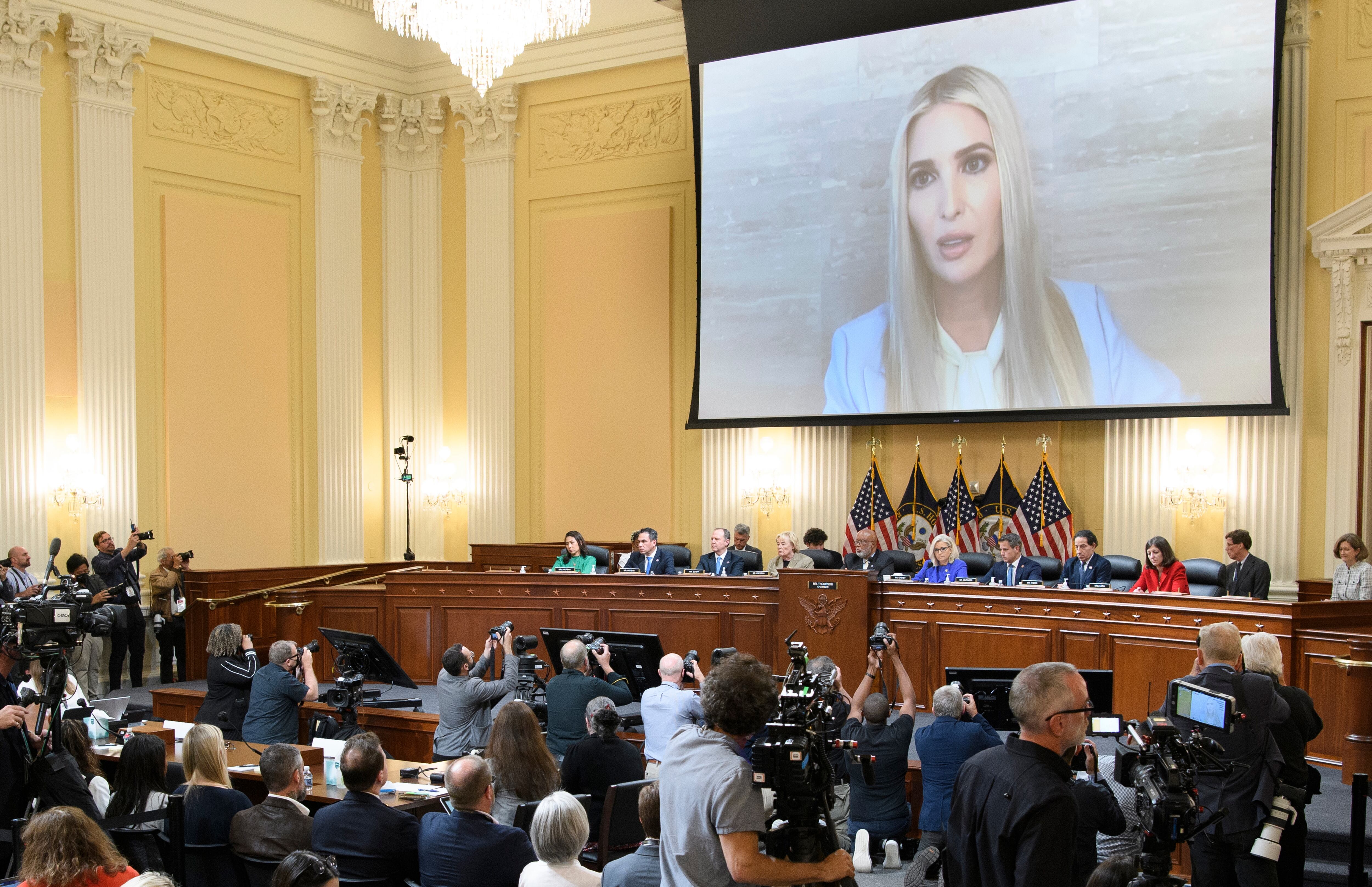 La imagen de Ivanka Trump, proyectada en la sala