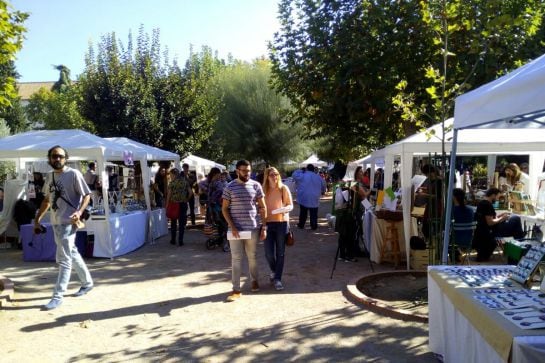 Puestos en el mercadillo Made in Granada del Campo del Príncipe en Granada